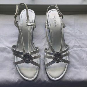 Champagne, heeled sandals with straps, 12W.